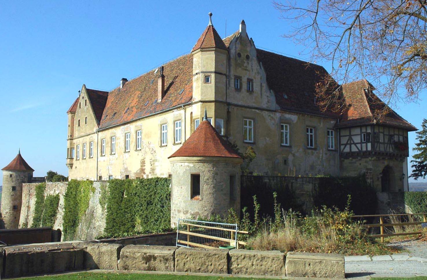 Burg Stettenfels oberhalb von Untergruppenbach von Südosten